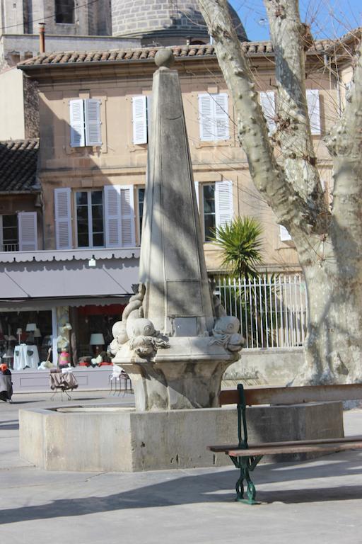 Апарт отель Mas De Valrugues Holifrance Сен-Реми-де-Прованс Экстерьер фото
